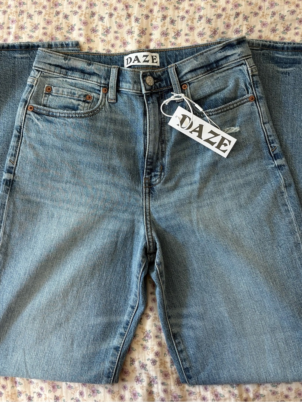 DAZE Women’s Straight Leg Jeans in Light Blue